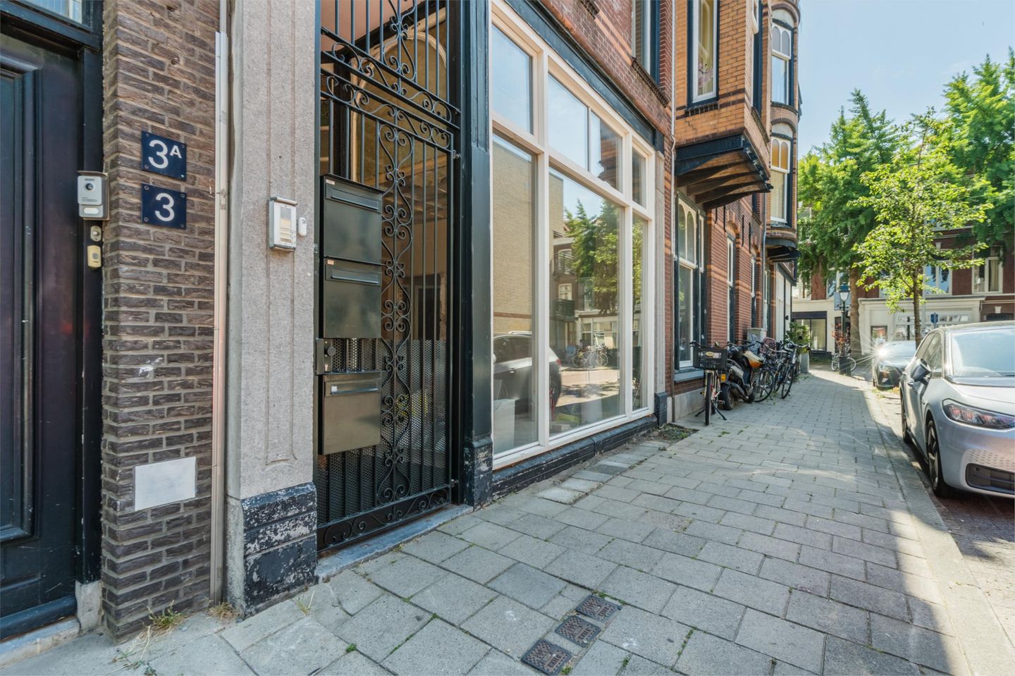 Photo 5 of Van Kinsbergenstraat 1-B