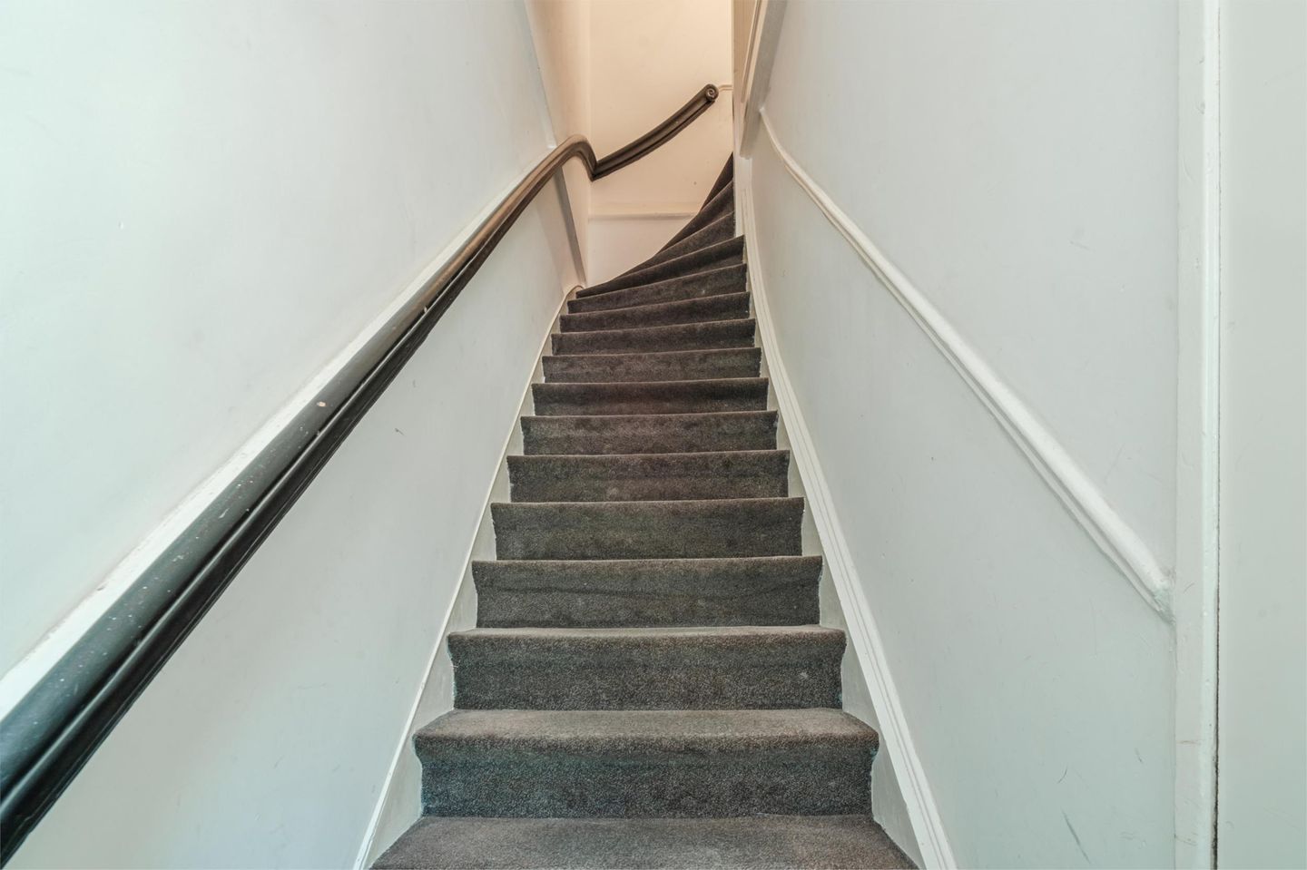 Photo 10 of Van Kinsbergenstraat 1-B