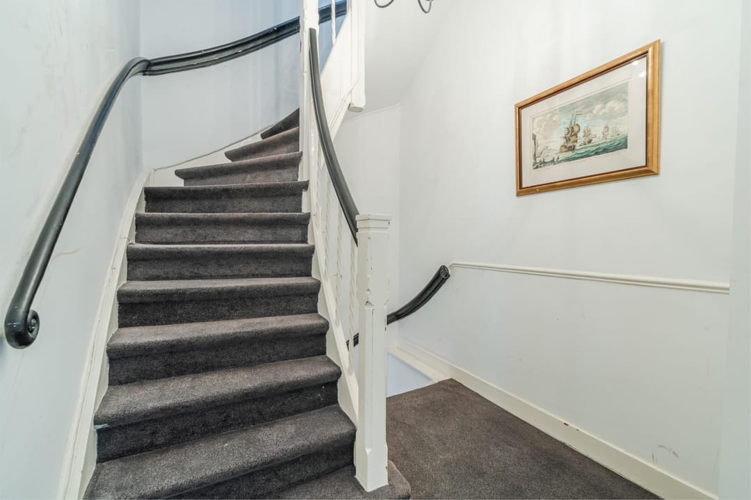 Photo 11 of Van Kinsbergenstraat 1-B