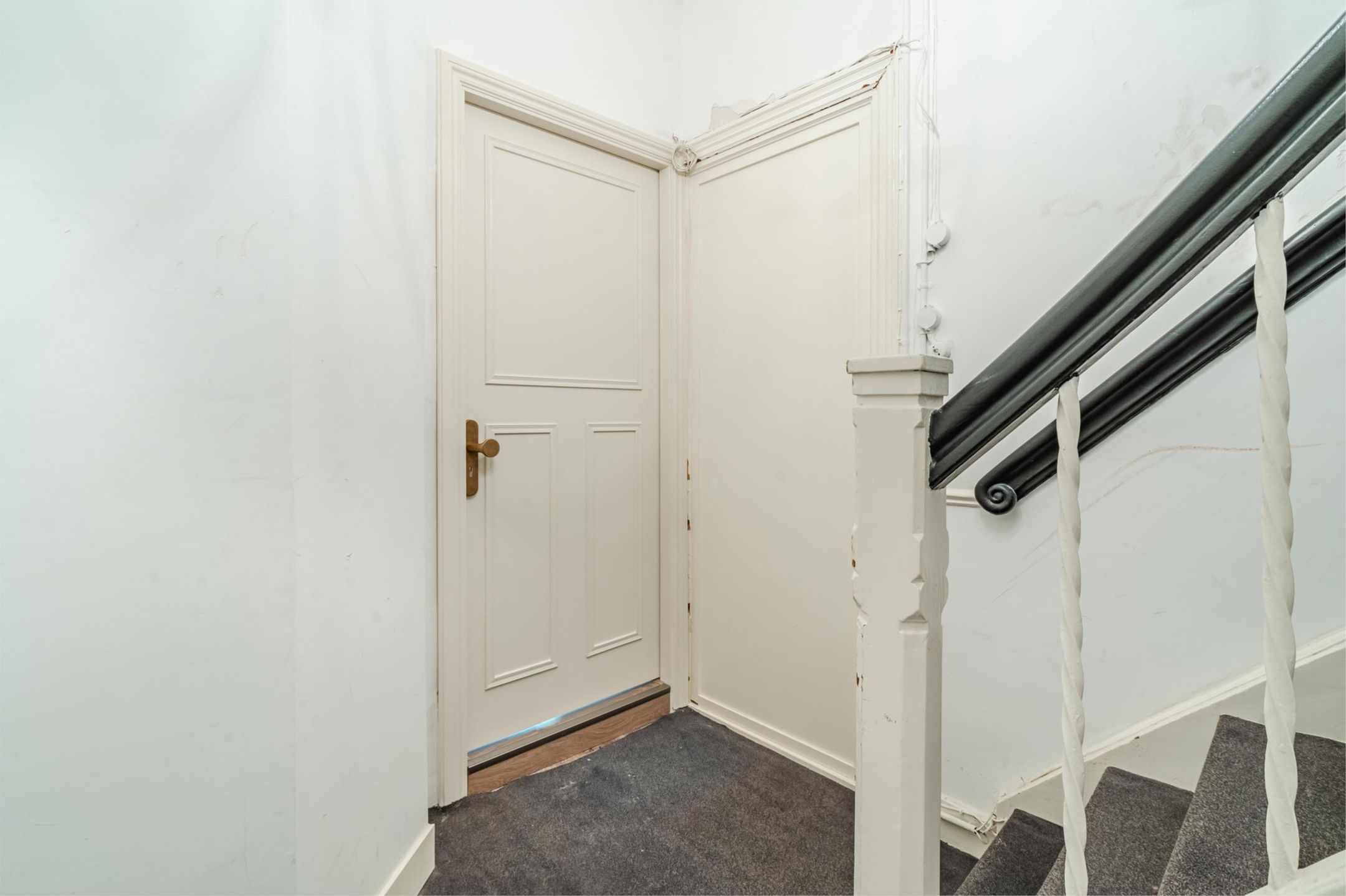 Photo 12 of Van Kinsbergenstraat 1-B