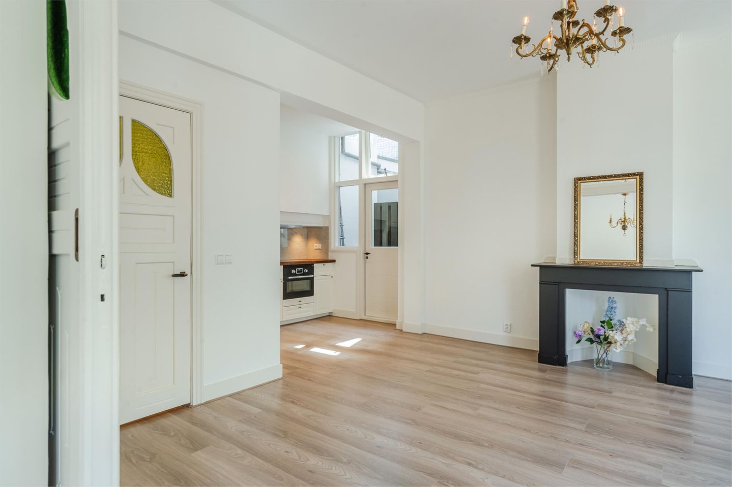 Photo 19 of Van Kinsbergenstraat 1-B