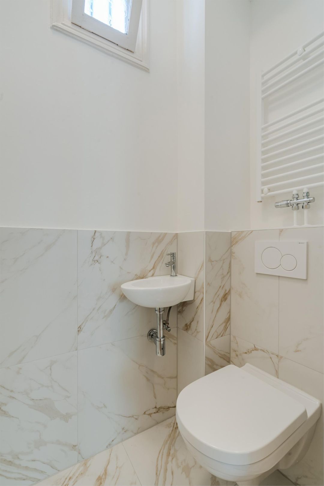 Photo 26 of Van Kinsbergenstraat 1-B