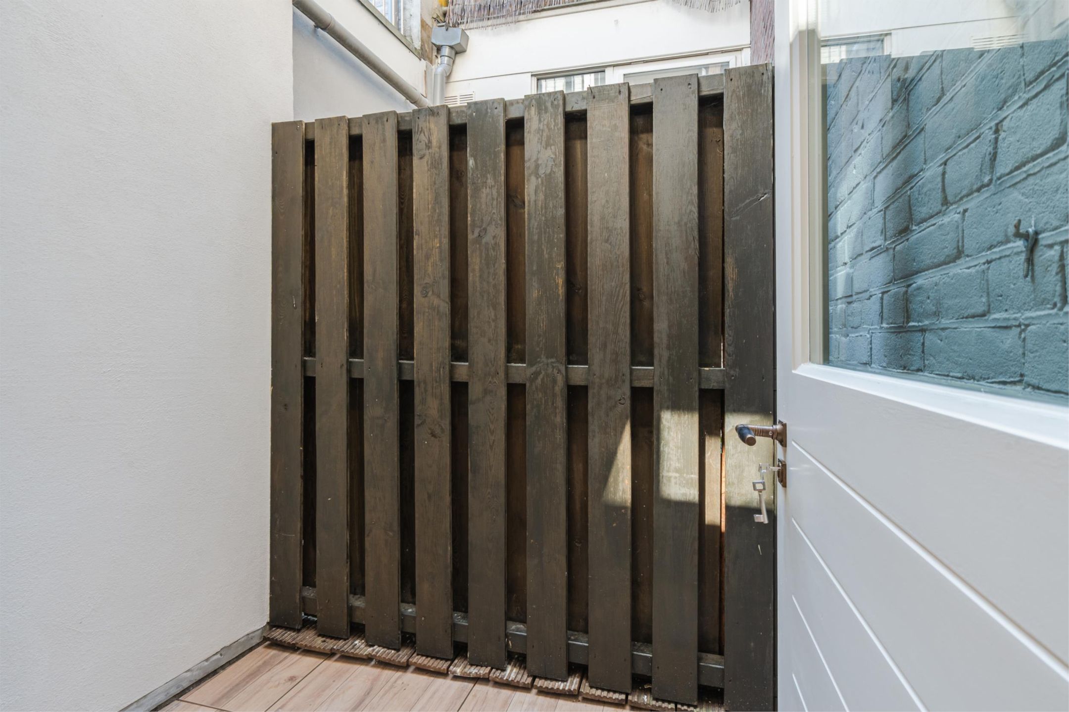 Photo 30 of Van Kinsbergenstraat 1-B