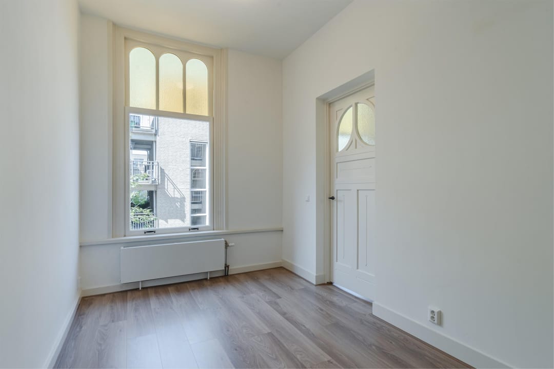 Photo 32 of Van Kinsbergenstraat 1-B