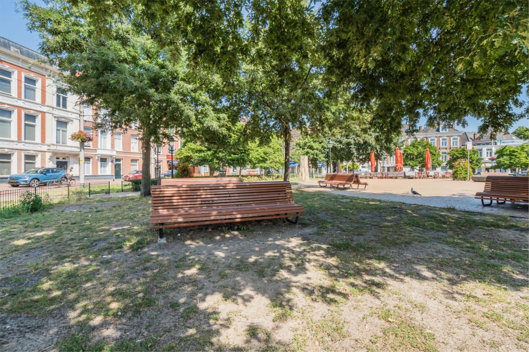 Photo 41 of Van Kinsbergenstraat 1-B