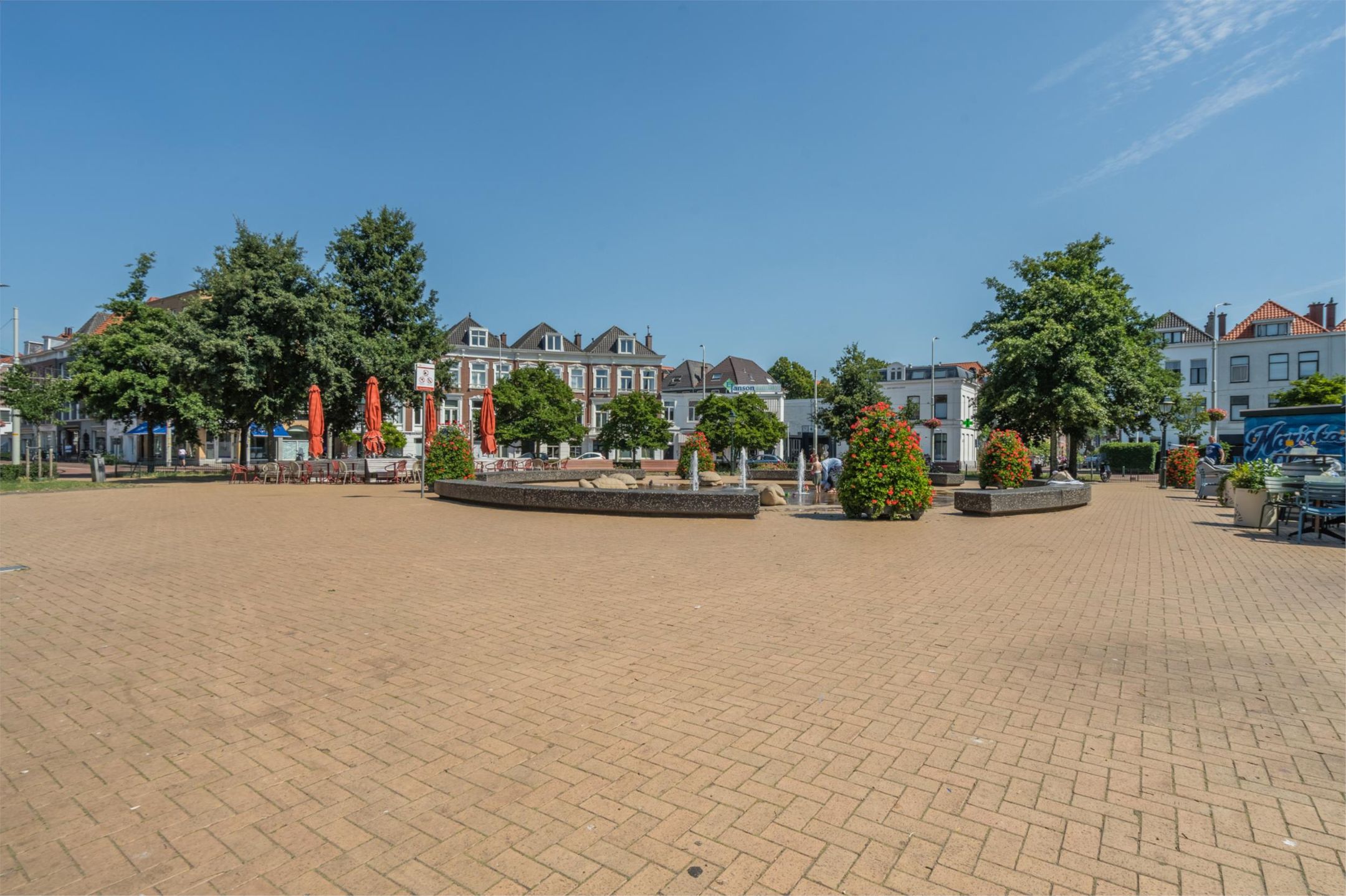 Photo 42 of Van Kinsbergenstraat 1-B