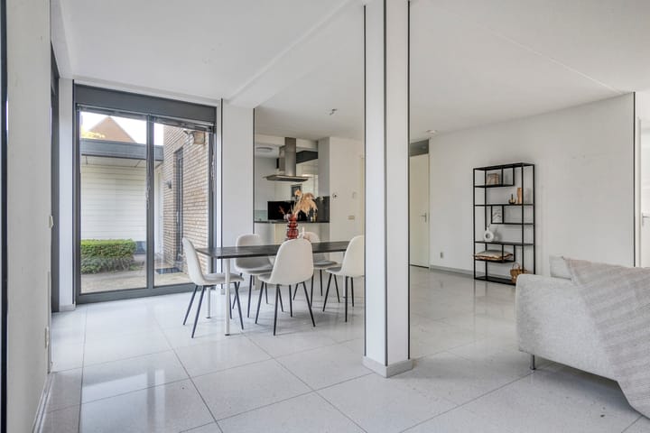 Foto 13 van Uitdamstraat 16