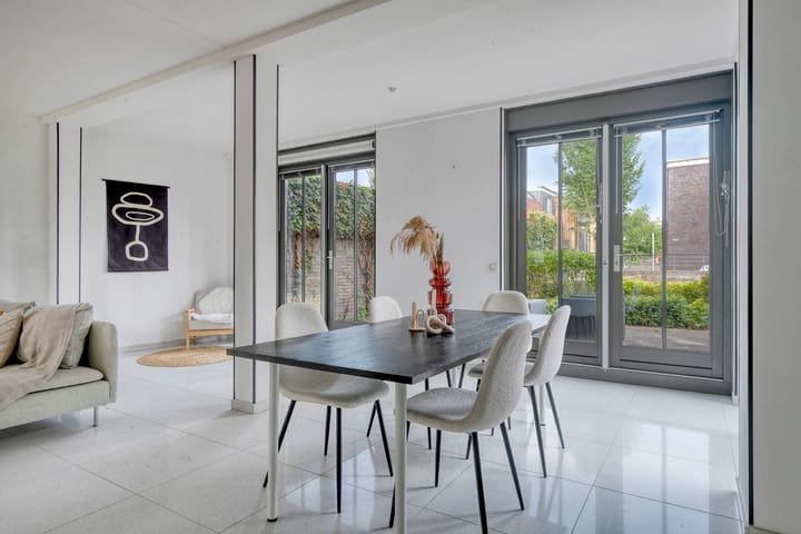 Foto 15 van Uitdamstraat 16