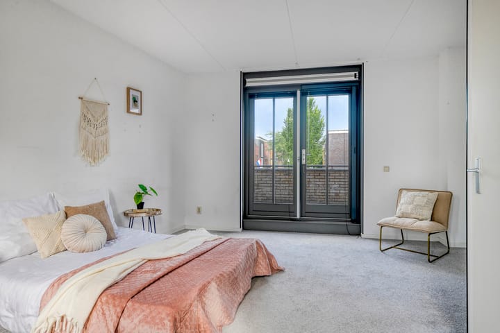 Foto 24 van Uitdamstraat 16