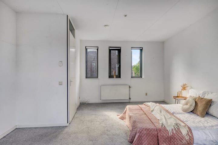 Foto 25 van Uitdamstraat 16