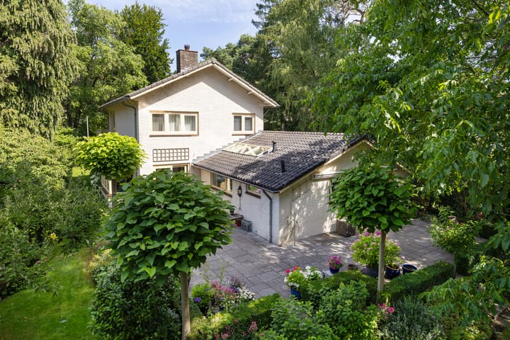 Photo 50 of Bilderdijklaan 36