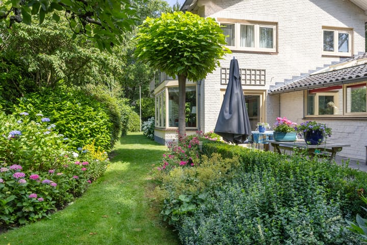 Photo 54 of Bilderdijklaan 36