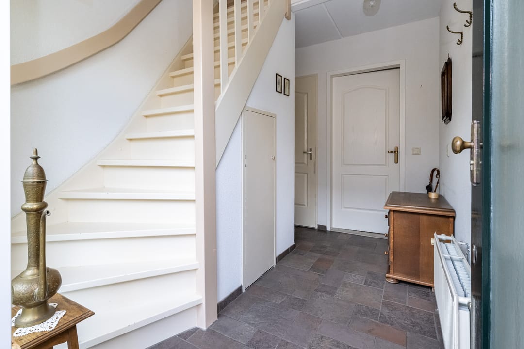 Photo 7 of Diepenbrockstraat 8