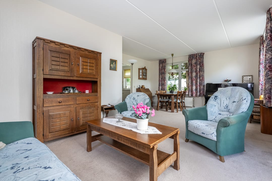 Photo 11 of Diepenbrockstraat 8