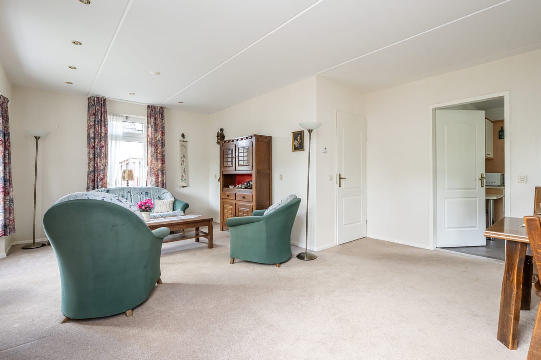 Photo 13 of Diepenbrockstraat 8