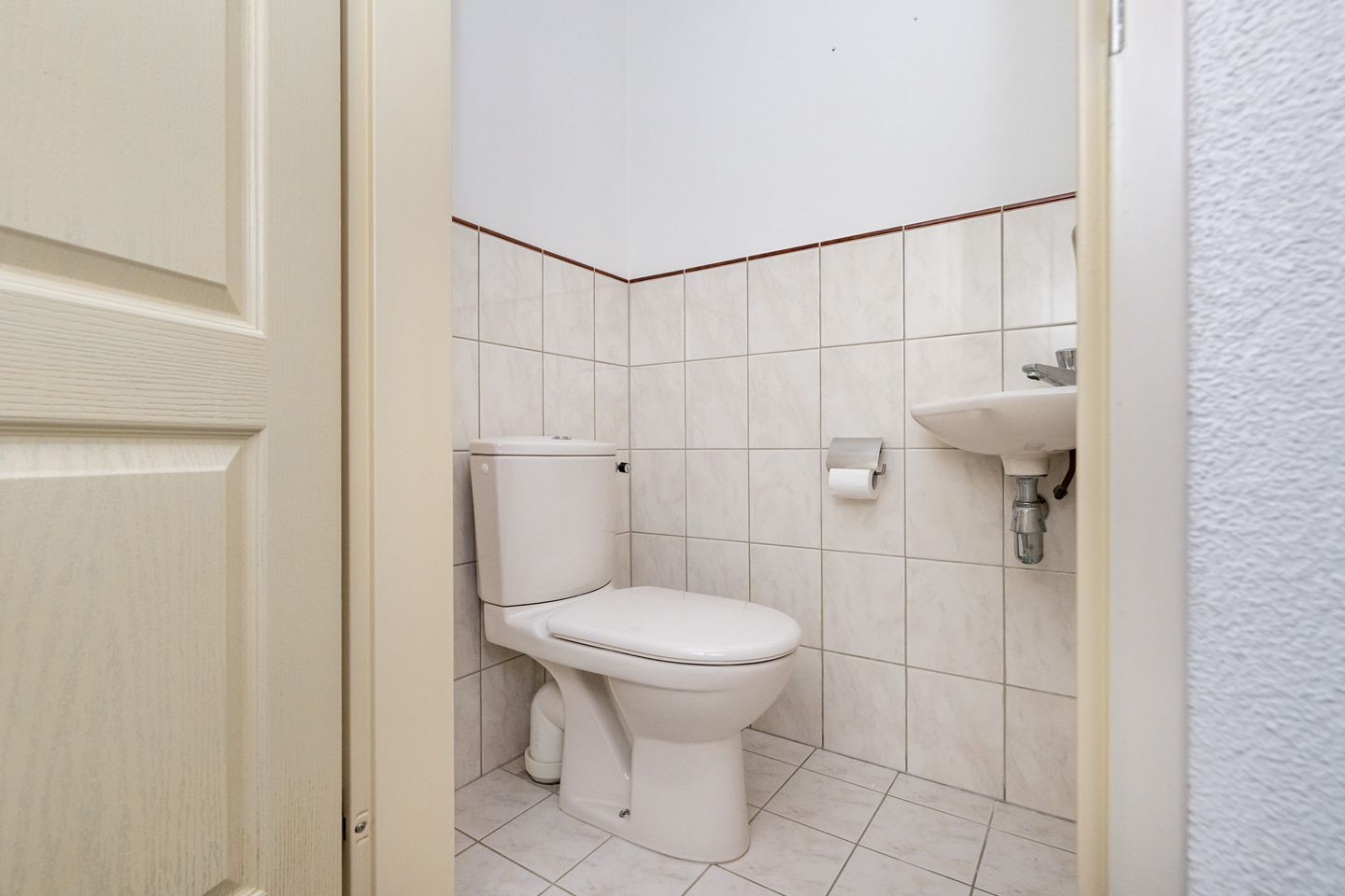 Photo 20 of Diepenbrockstraat 8