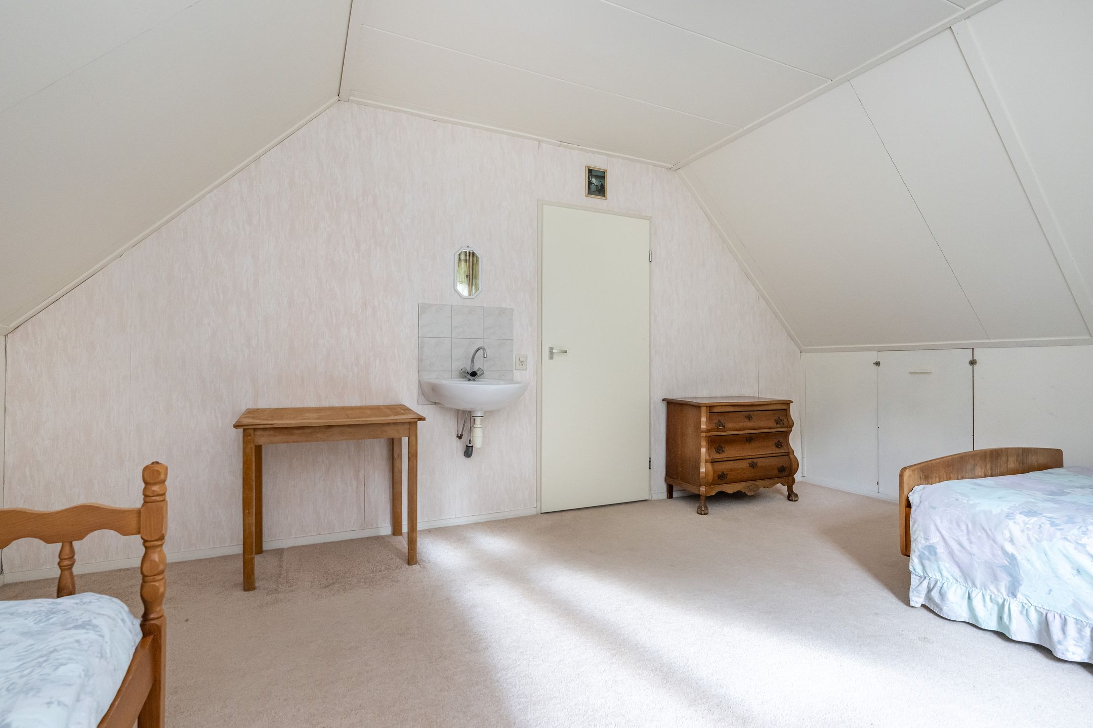 Photo 24 of Diepenbrockstraat 8