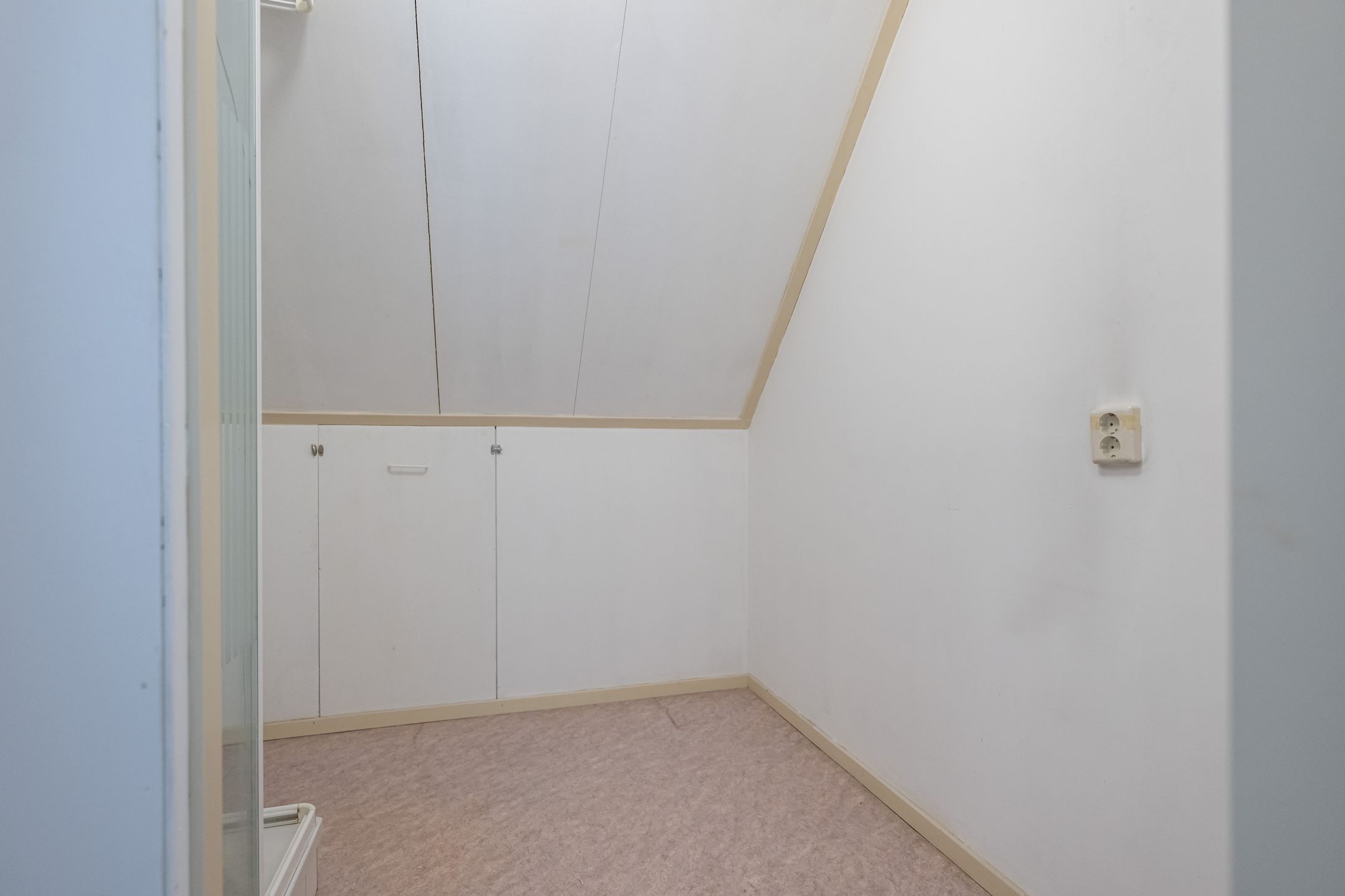 Photo 27 of Diepenbrockstraat 8