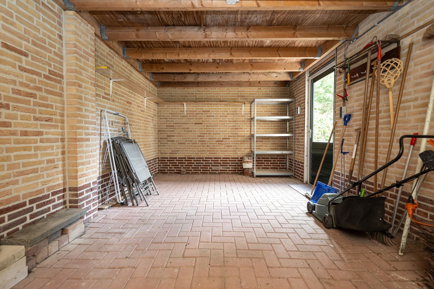 Photo 34 of Diepenbrockstraat 8