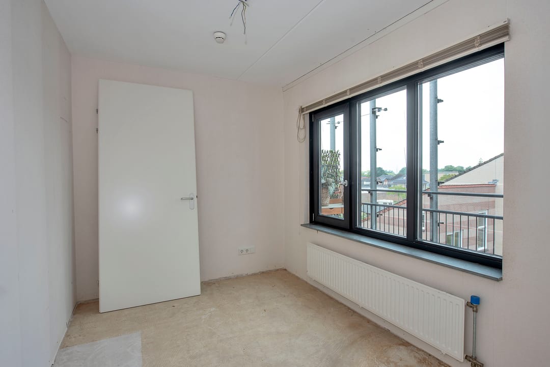 Photo 13 of H. Leefsmastraat 47