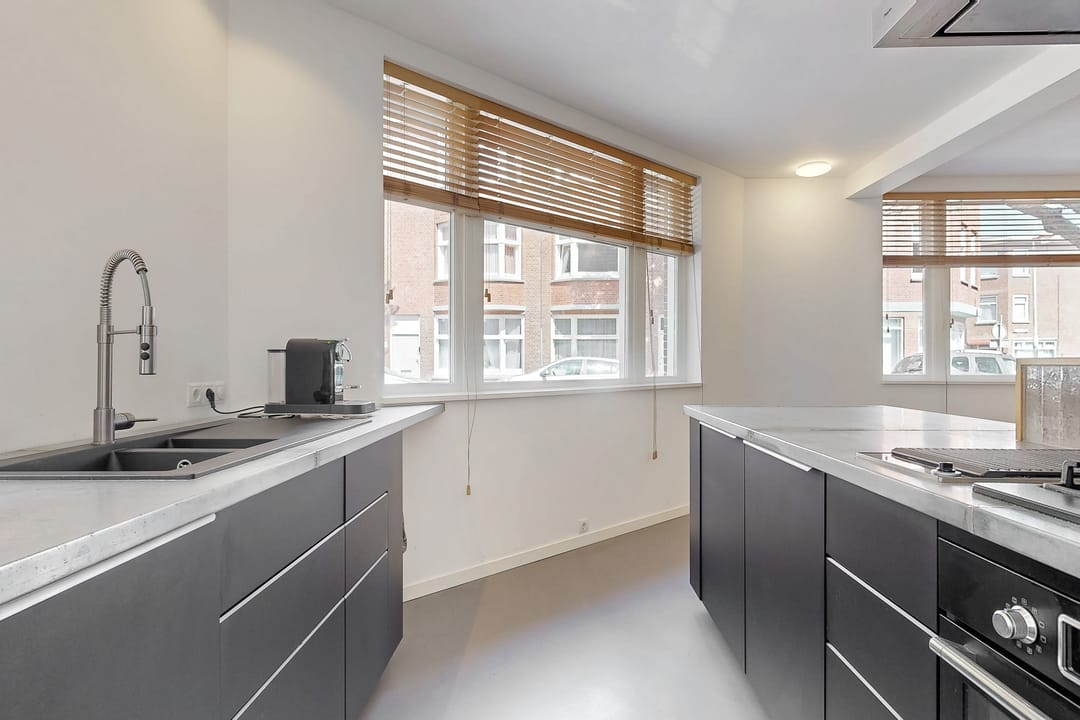 Photo 7 of Reinwardtstraat 2