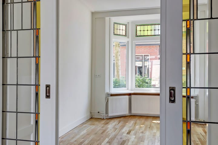 Photo 2 of Bilderdijkstraat 27