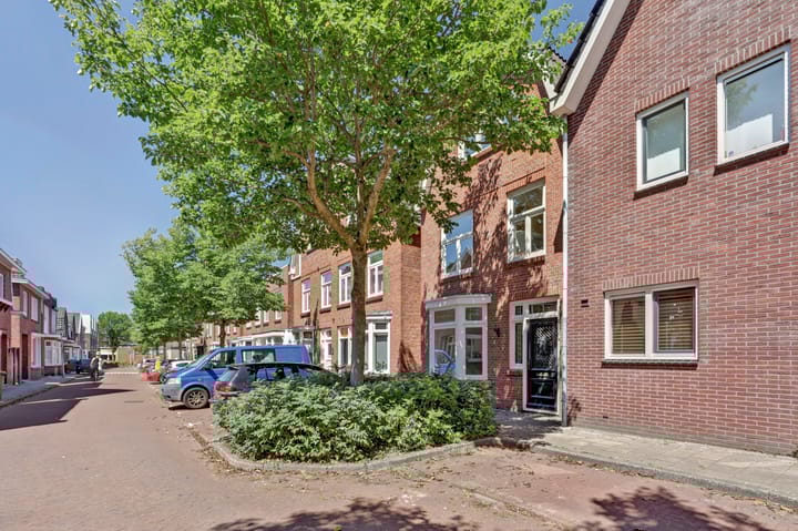 Photo 4 of Bilderdijkstraat 27