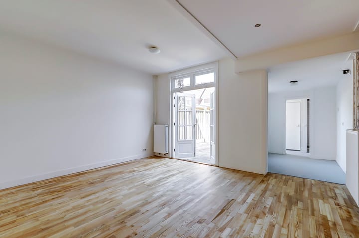 Photo 9 of Bilderdijkstraat 27