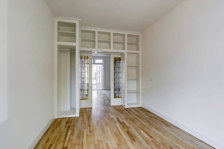 Photo 13 of Bilderdijkstraat 27