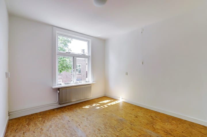 Photo 16 of Bilderdijkstraat 27