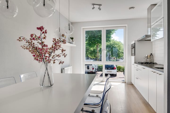 Photo 3 of Frans Strouxstraat 4-K