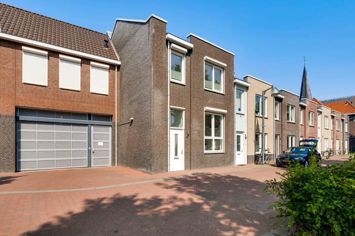 Photo 6 of Frans Strouxstraat 4-K