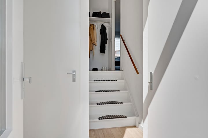 Photo 8 of Frans Strouxstraat 4-K