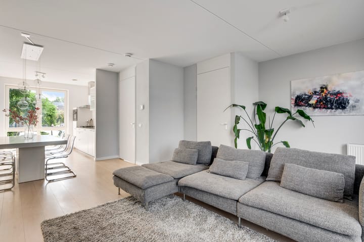 Photo 12 of Frans Strouxstraat 4-K