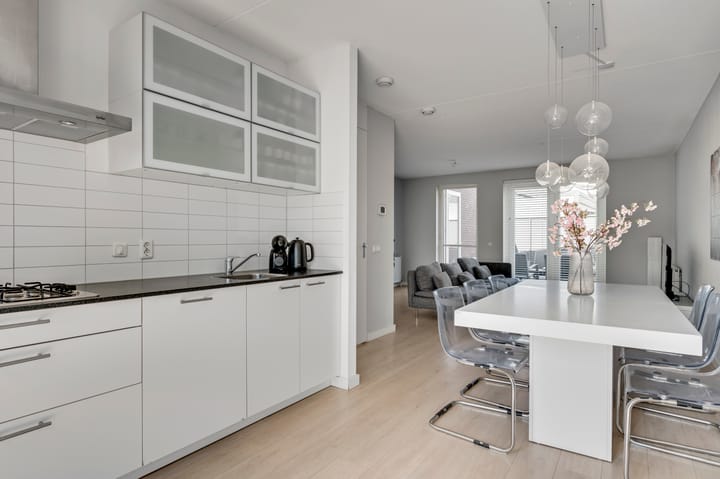 Photo 14 of Frans Strouxstraat 4-K