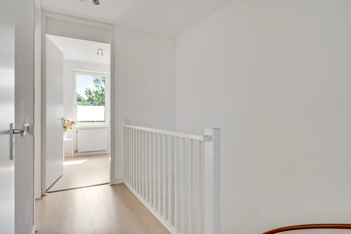 Photo 17 of Frans Strouxstraat 4-K