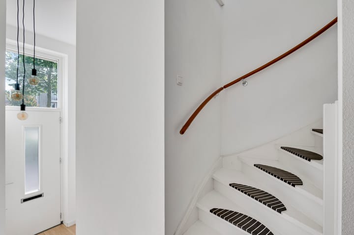 Photo 16 of Frans Strouxstraat 4-K