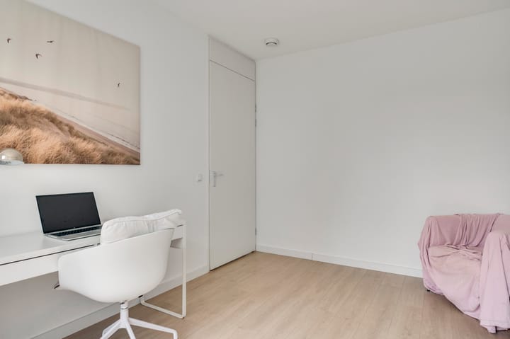 Photo 20 of Frans Strouxstraat 4-K