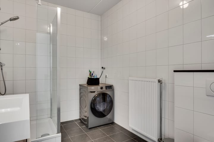 Photo 22 of Frans Strouxstraat 4-K