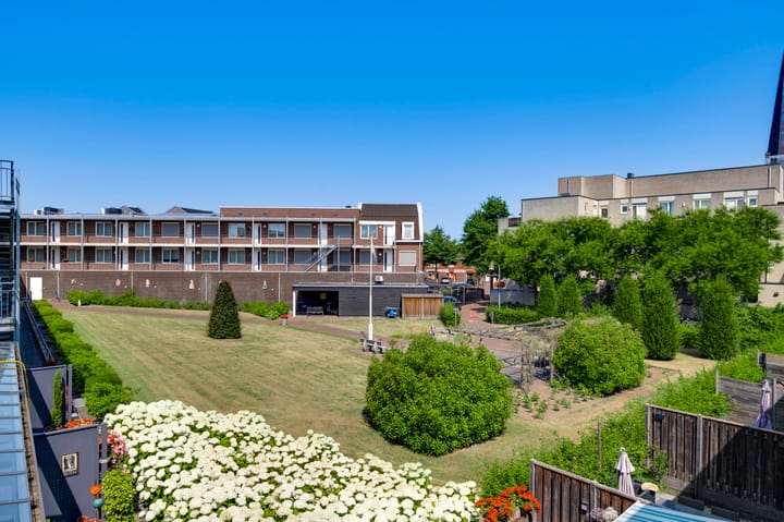 Photo 28 of Frans Strouxstraat 4-K