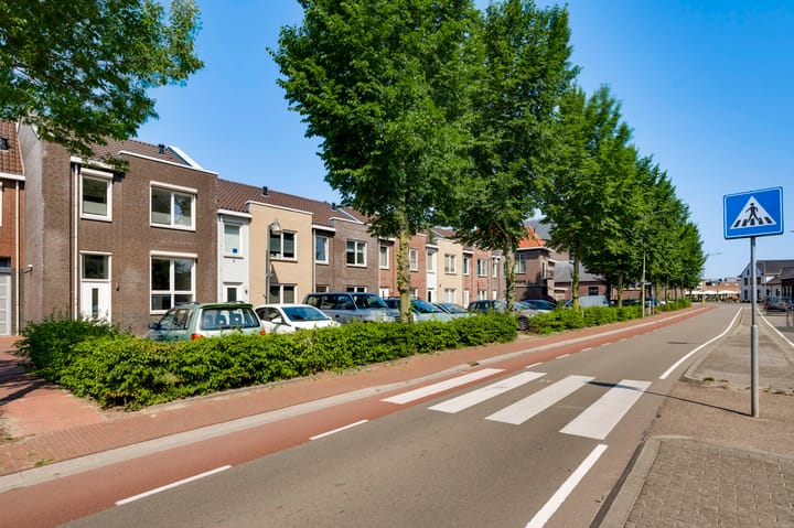 Photo 29 of Frans Strouxstraat 4-K