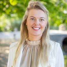 Larissa de Jong-Molenkamp - NVM Assistant Real Estate Agent