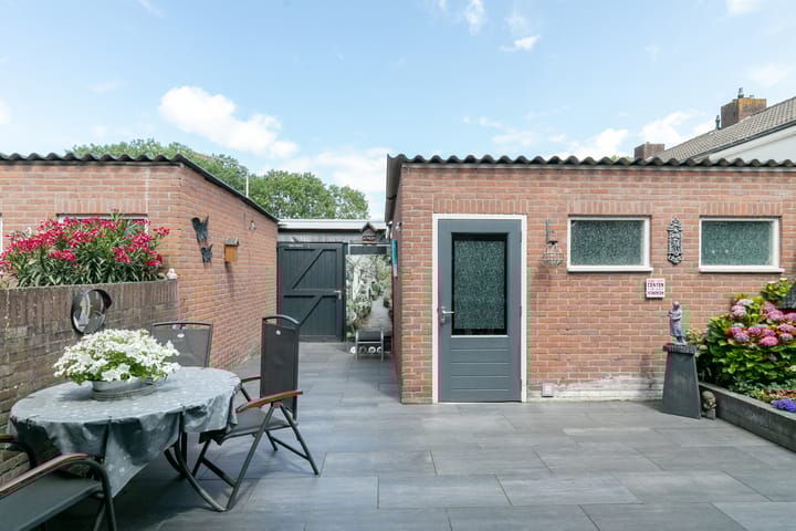 Photo 42 of Karel V Laan 45