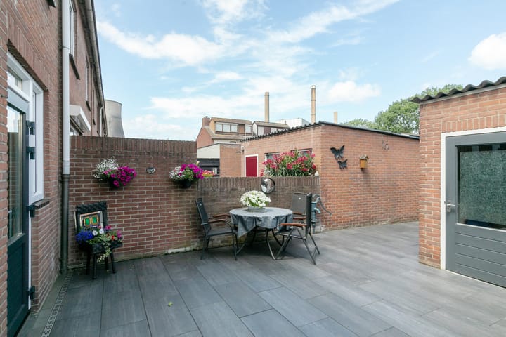 Photo 44 of Karel V Laan 45