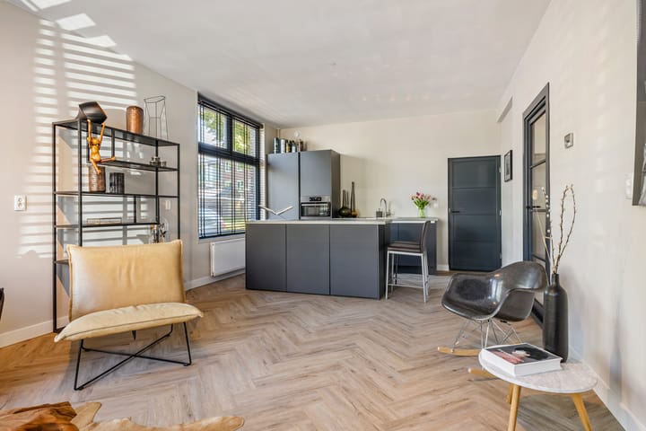 Foto 8 van Esserstraat 42