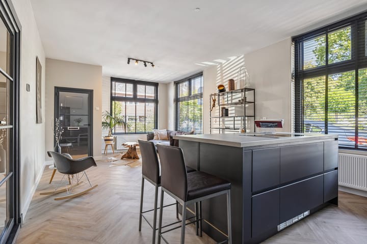 Foto 13 van Esserstraat 42