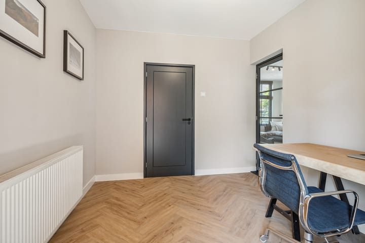 Foto 15 van Esserstraat 42