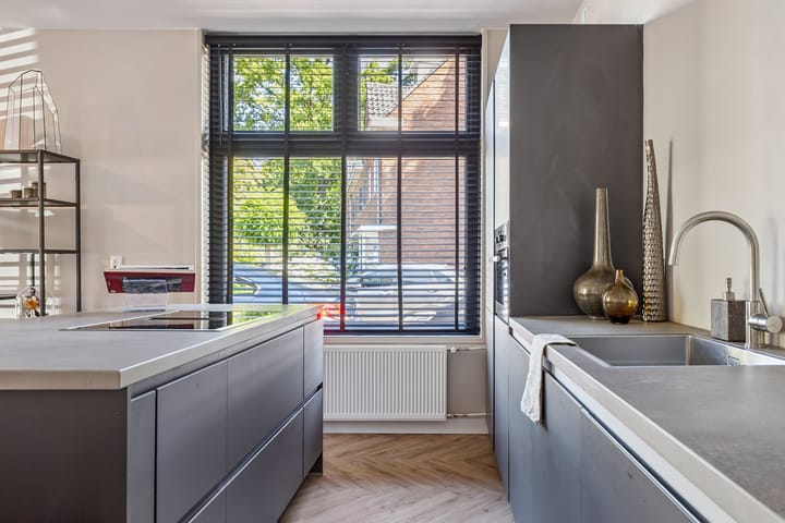 Foto 11 van Esserstraat 42