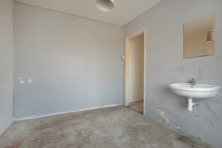 Photo 12 of Kanaalweg 67