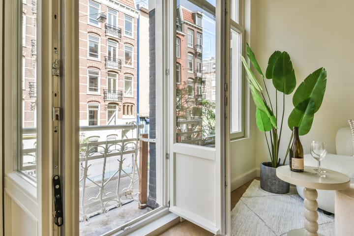 Foto 11 van Tweede Van der Helststraat 11-1